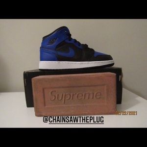 Jordan 1 Mid Hyper Royal Size 5.5Y. DEADSTOCK!!